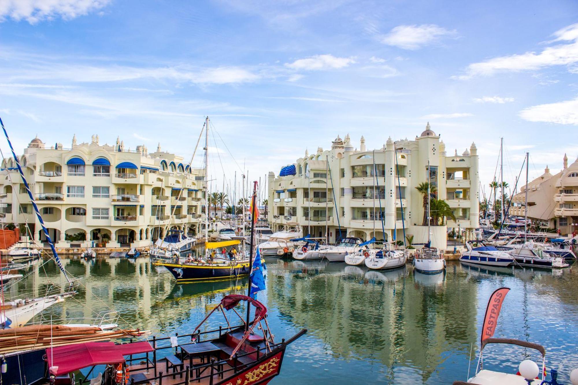 Benal Beach Suite Ii, Estudio Con Parque Acuatico Y Vistas Al Mar. Benalmádena Exteriér fotografie