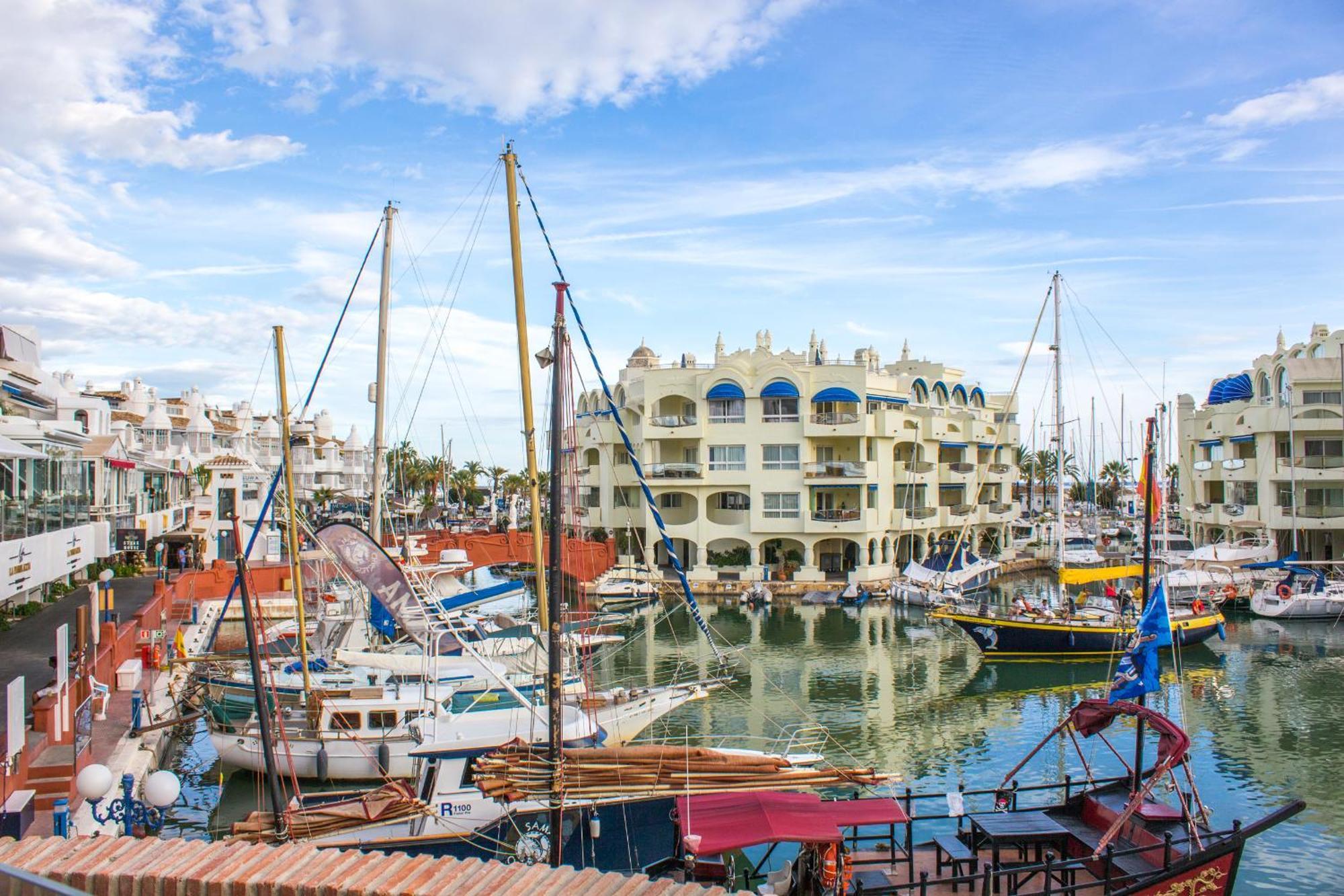 Benal Beach Suite Ii, Estudio Con Parque Acuatico Y Vistas Al Mar. Benalmádena Exteriér fotografie