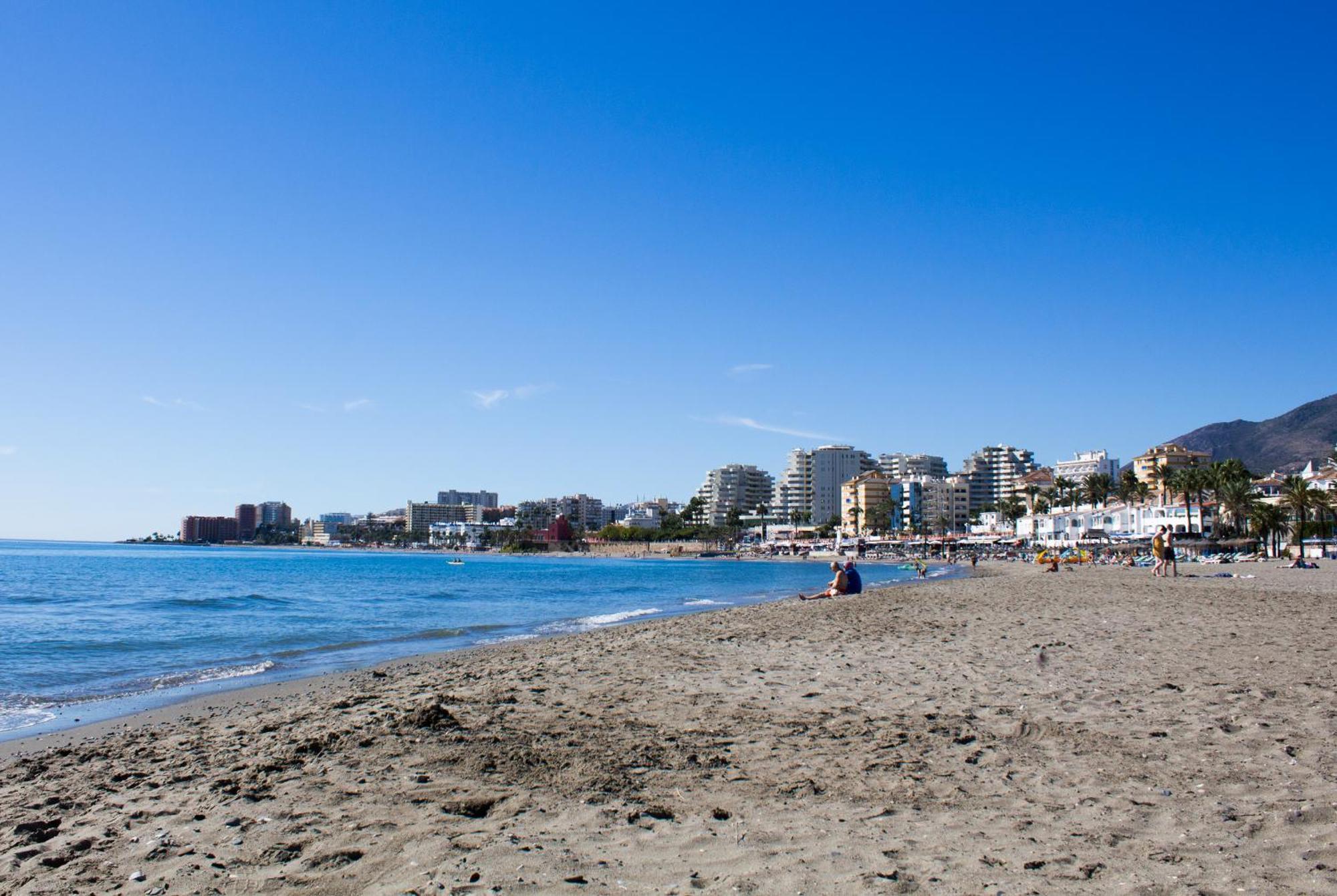 Benal Beach Suite Ii, Estudio Con Parque Acuatico Y Vistas Al Mar. Benalmádena Exteriér fotografie